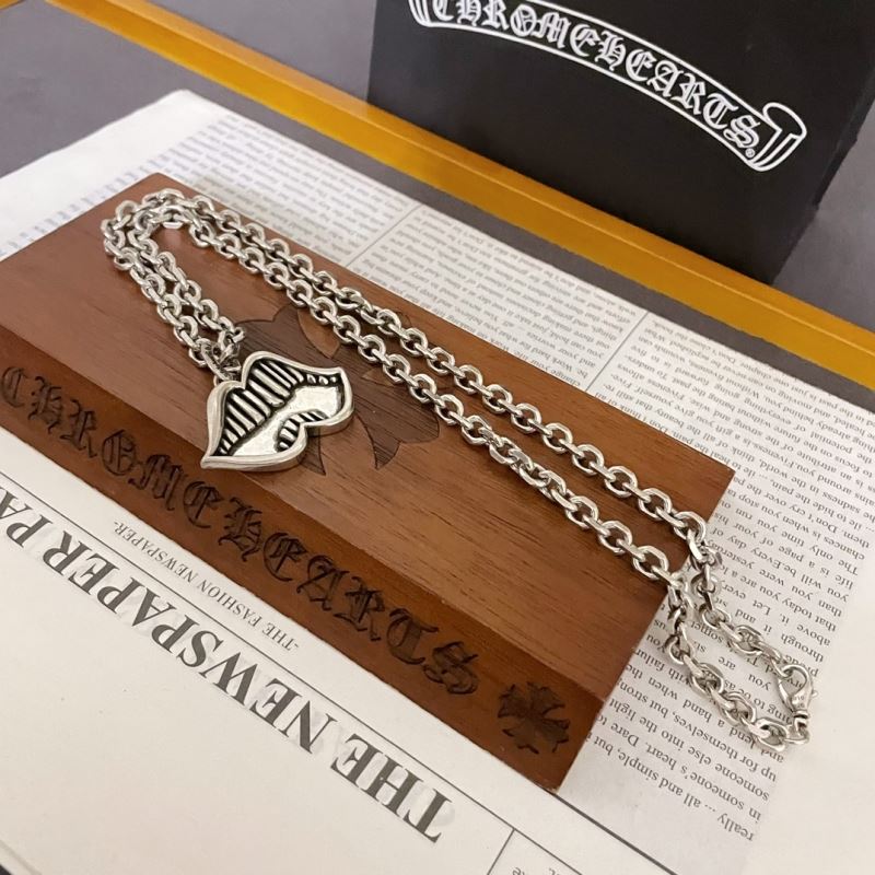 Ch**me He**ts necklaces
